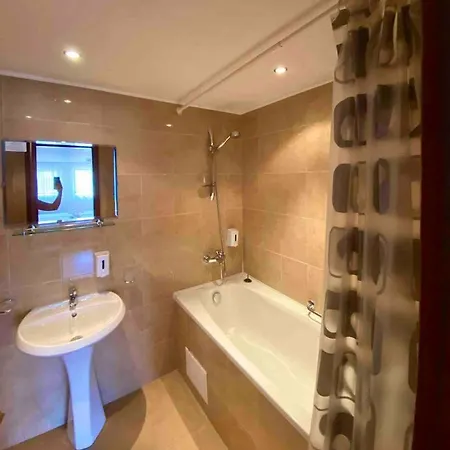1br Homey Duplex 300mbps Wifi 2 Floor With Washer דירה בנסקו