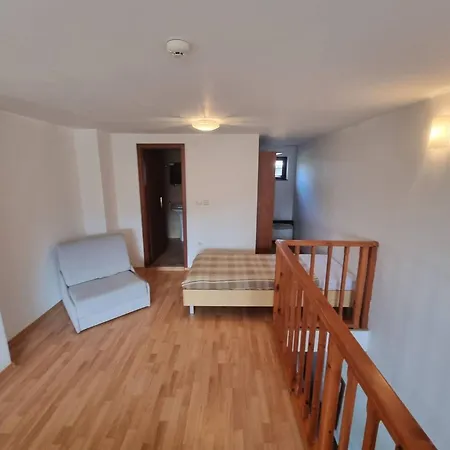 1br Homey Duplex 300mbps Wifi 2 Floor With Washer בנסקו